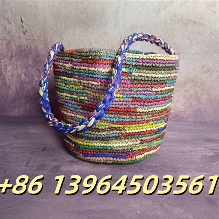 Bolsa de mulher de rafia real