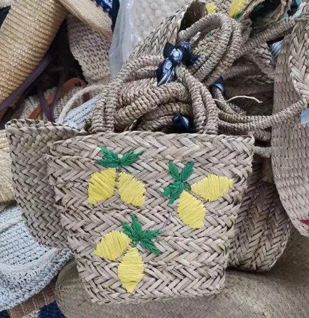 Bolsa de palha de bordado pequeno