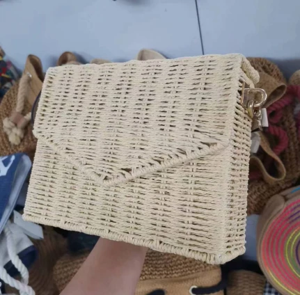 Bolsa de praia feminina em rattan natural