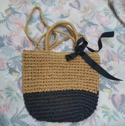Saco tecido de papel com alça longa marrom e preto