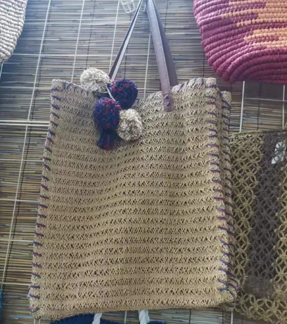 Sacola de verão para senhora em crochê de papel