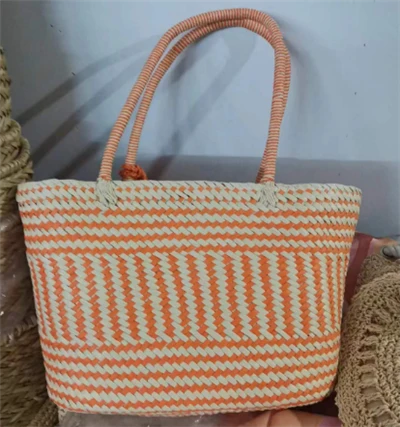 Sacola grande tecida em papel laranja e beidge