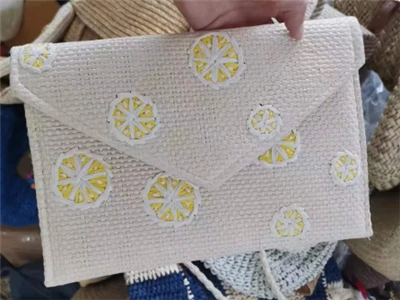 Bolsa de embreagem feminina com bordado de papel