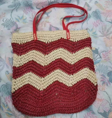 Red Wavy Paper Crochet Mulheres de palha