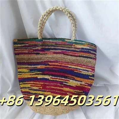 Balde de rafia multicolorida artesanal